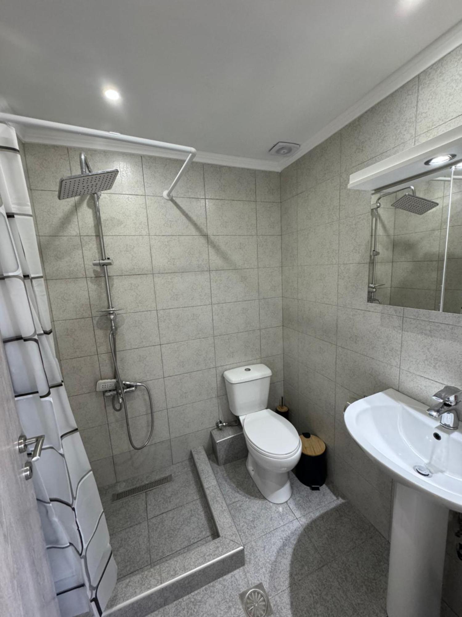 Adoniss Apartmentss ปาลาเรีย ดิโอนิซีอู ภายนอก รูปภาพ